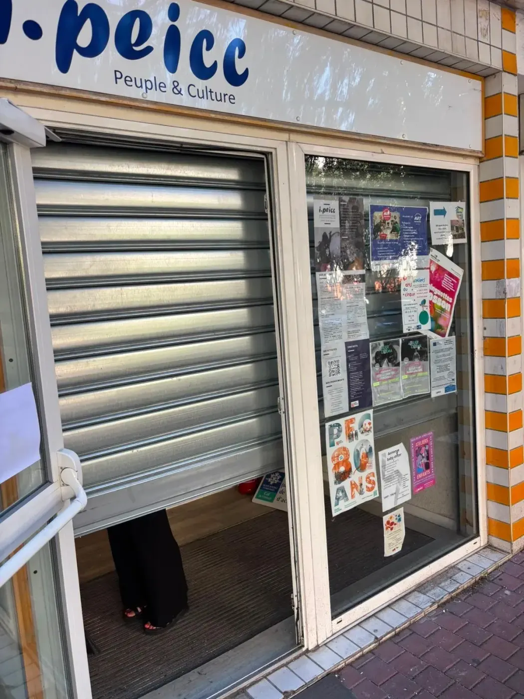 Déblocage de rideau métallique bloqué à Fontenay-sous-Bois Déblocage de rideau métallique bloqué à Fontenay-sous-Bois