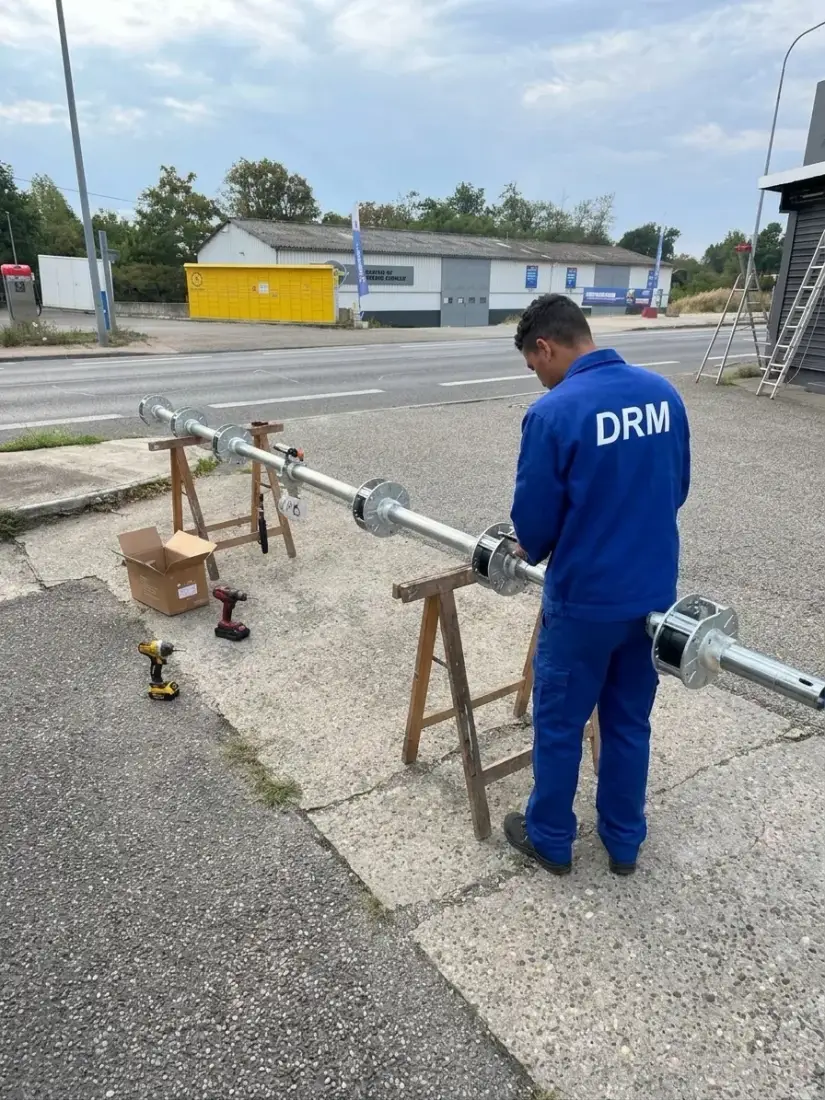 Rideau neuf sur une devanture — Rideau métallique à Fontenay-sous-Bois Rideau neuf sur une devanture — Rideau métallique à Fontenay-sous-Bois